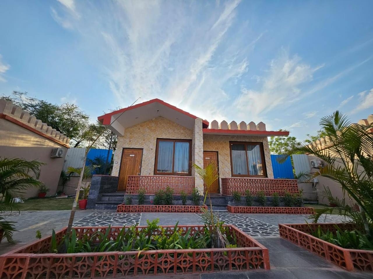 The Mewar Palace And Resort Shivpurī Exteriör bild